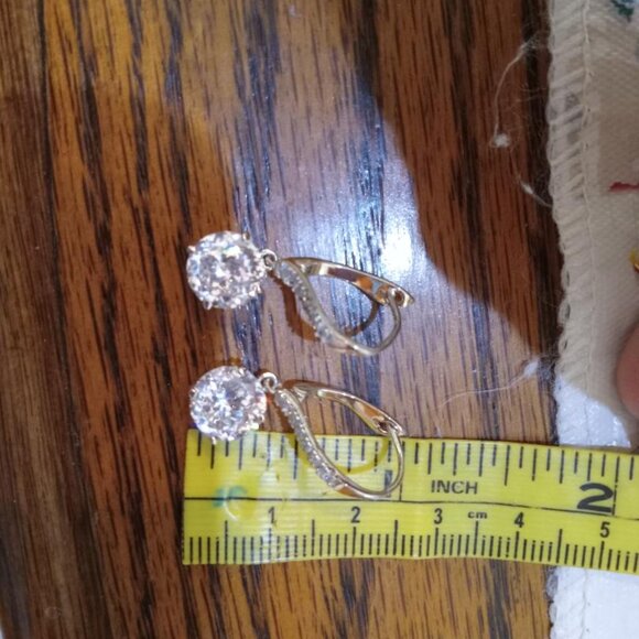 Beautiful Sparkly Dangling Earrings - Picture 3 of 4